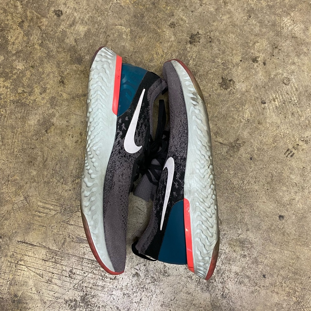 Nike Epic React Flyknit Running Shoes - image 2